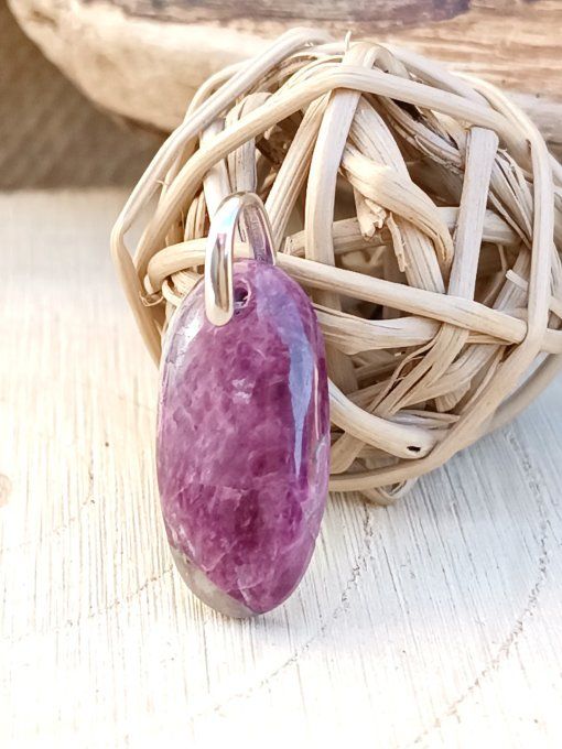 Rubellite - tourmaline rose sur quartz