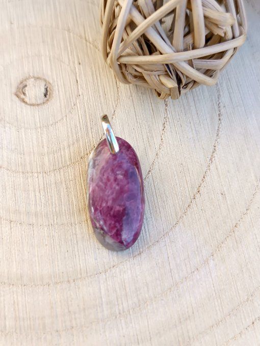 Rubellite - tourmaline rose sur quartz