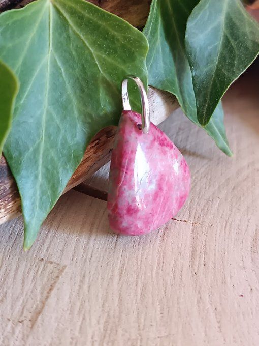 Thulite