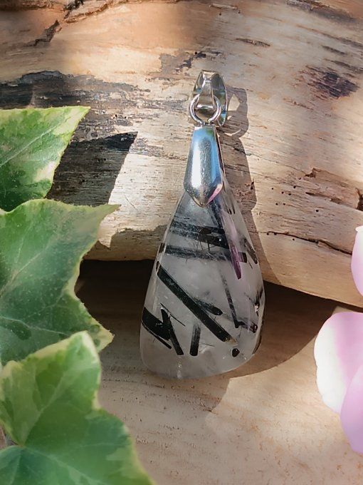 Quartz tourmaline 