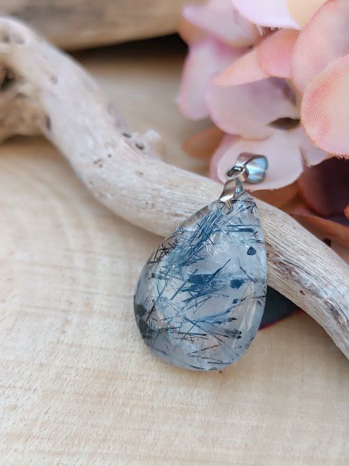 Quartz tourmaline